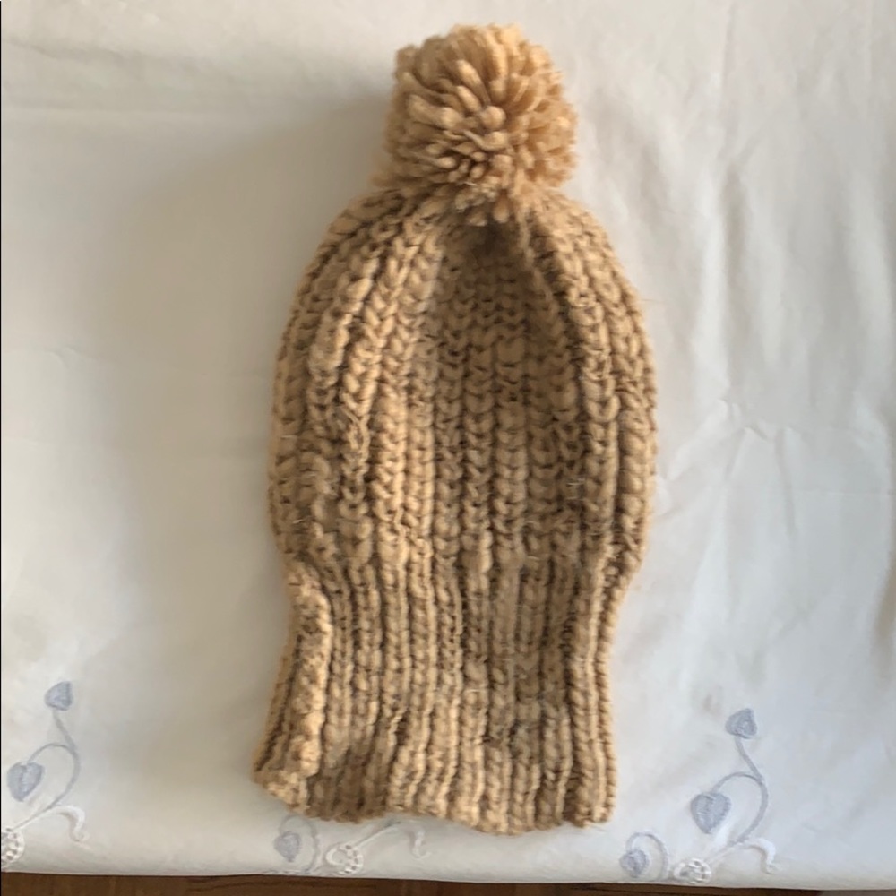 Zara Accessories beige wool hat size M